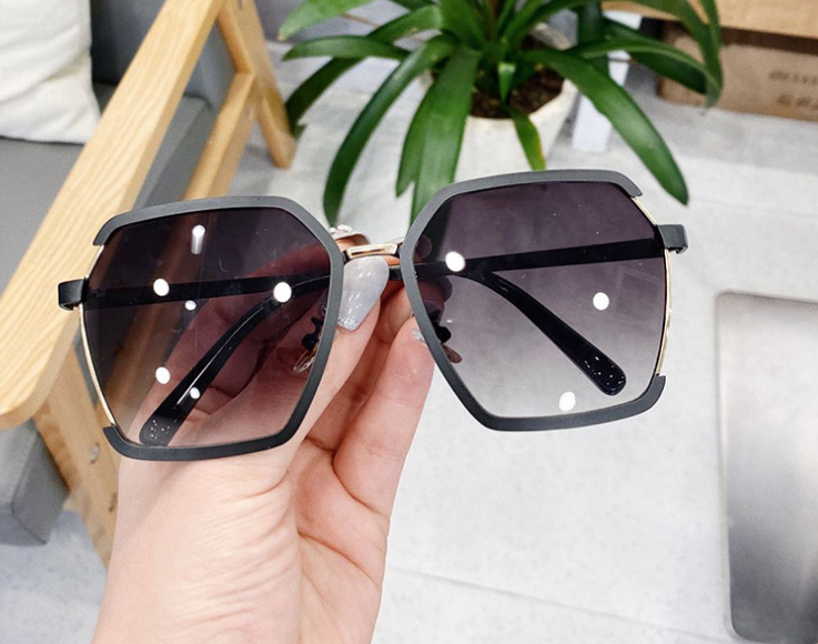 Nice Shape Polygonal Sunglasses Women Luxury Designer Metal Irregular Glasses Super Quality Ladies Sunglasses UV400